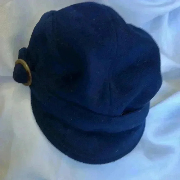 Badgley Mischka saks 5th ave navy  baseballl cap hat with  tortoise detail NWOT - Picture 2 of 3